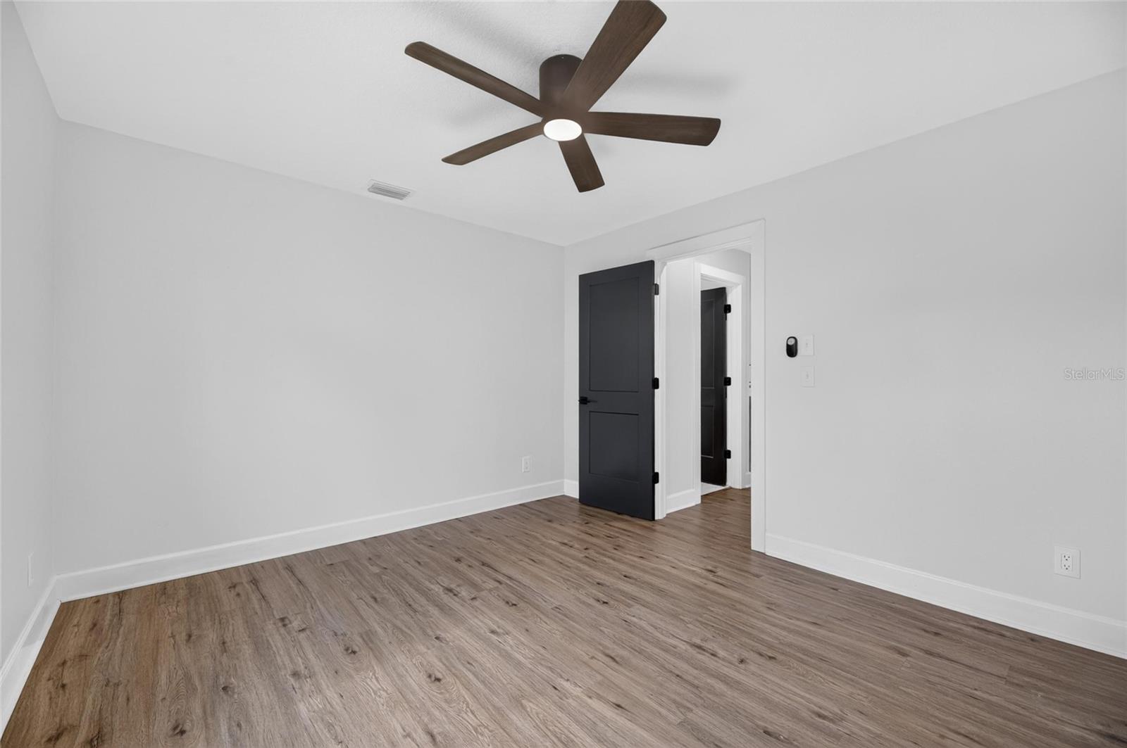 104 BARRINGTON DR — photo 41