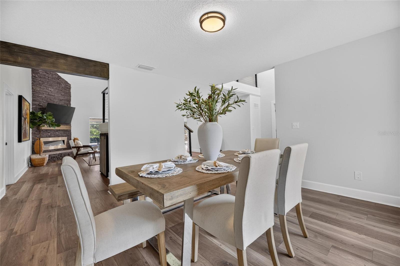 104 BARRINGTON DR — photo 14