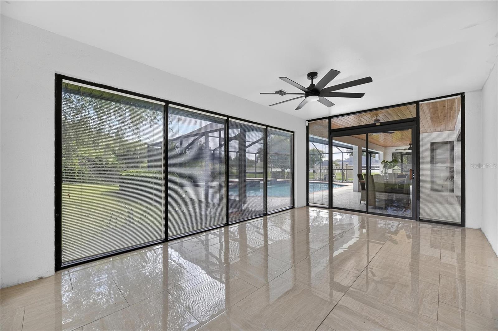 104 BARRINGTON DR — photo 34