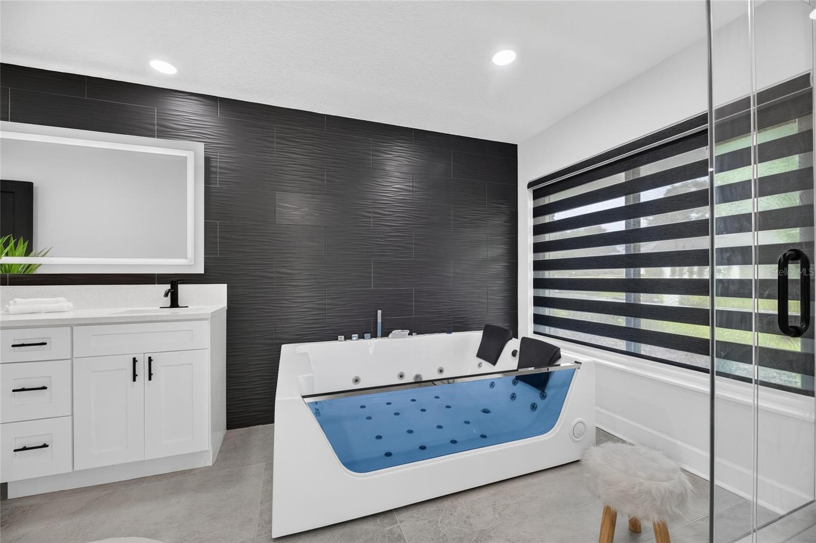 104 BARRINGTON DR — photo 32