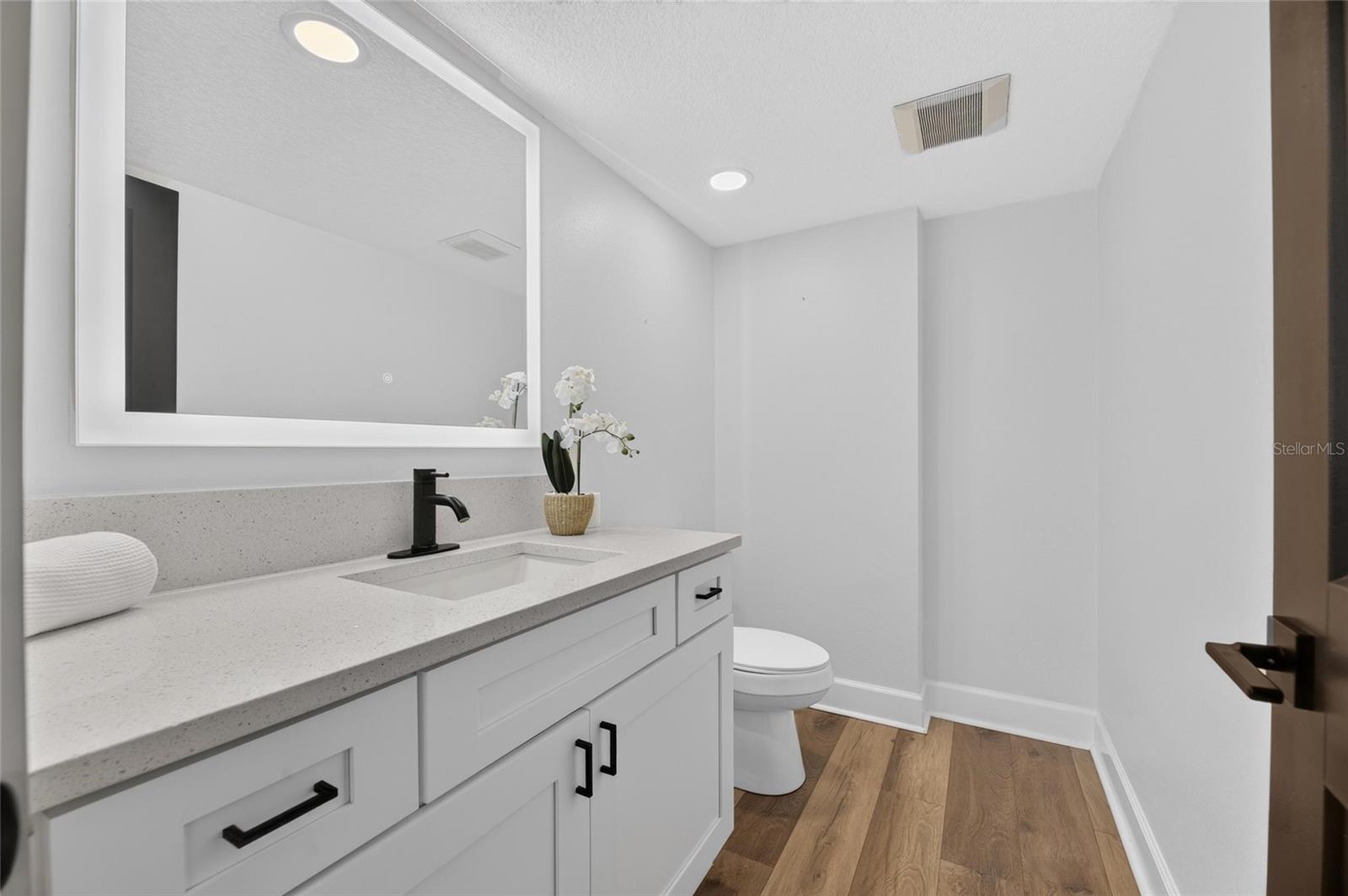 104 BARRINGTON DR — photo 19