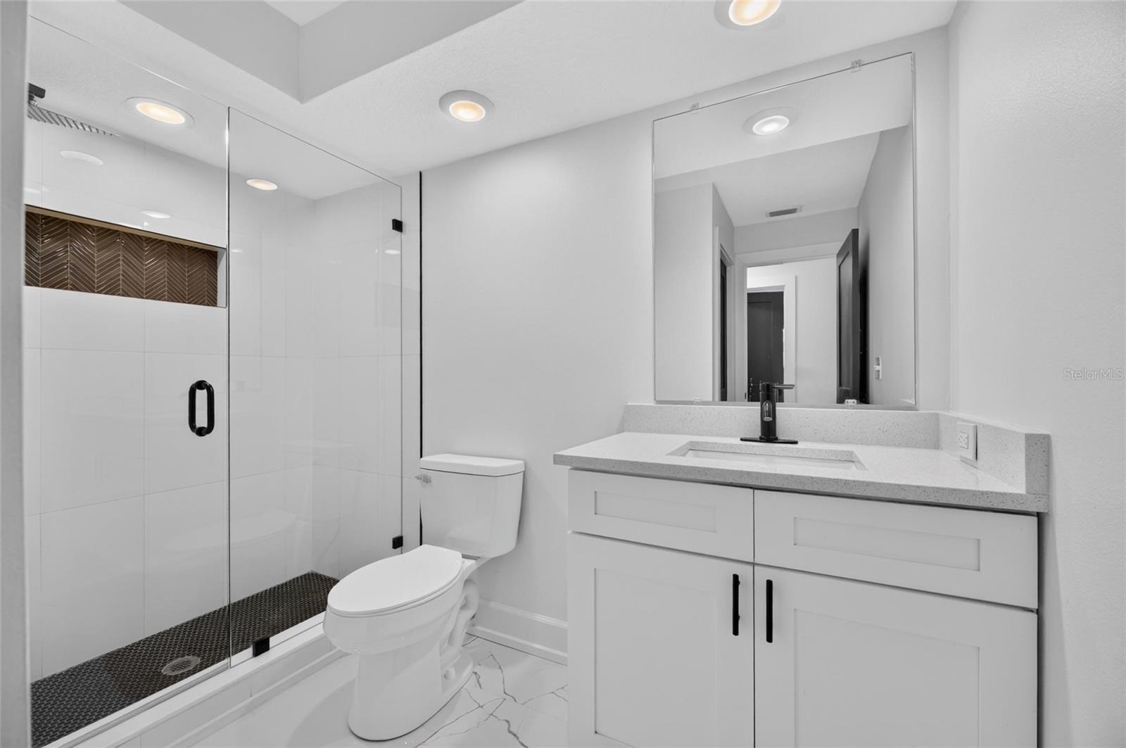 104 BARRINGTON DR — photo 44