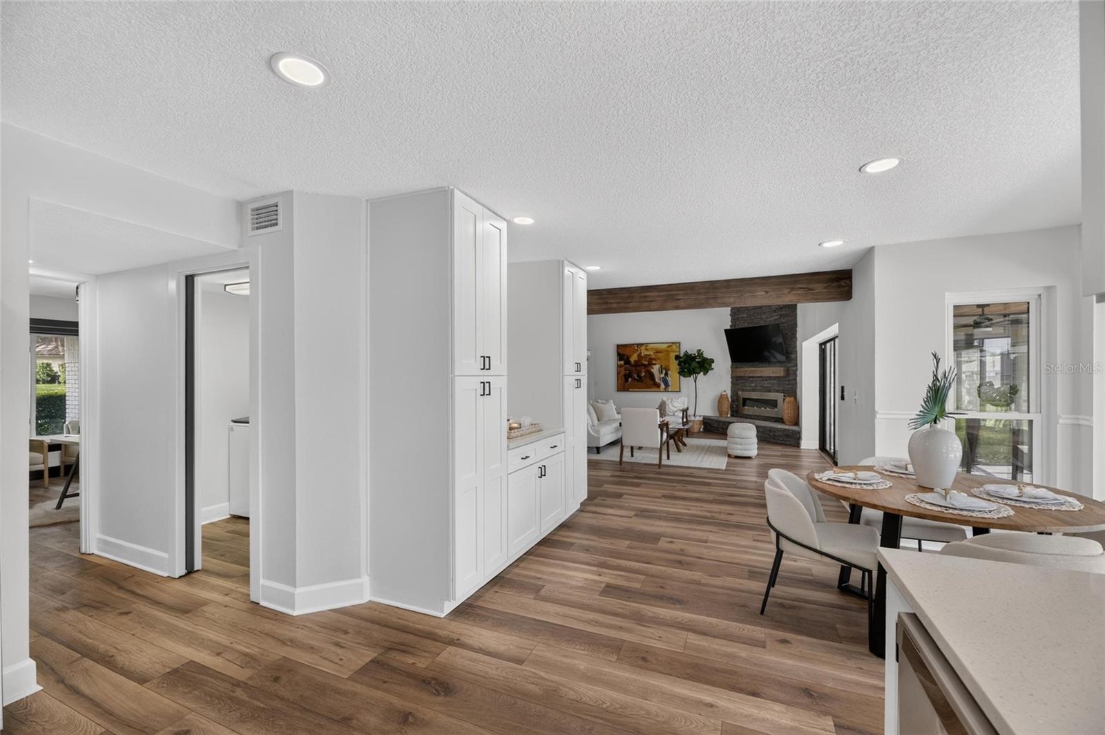 104 BARRINGTON DR — photo 17