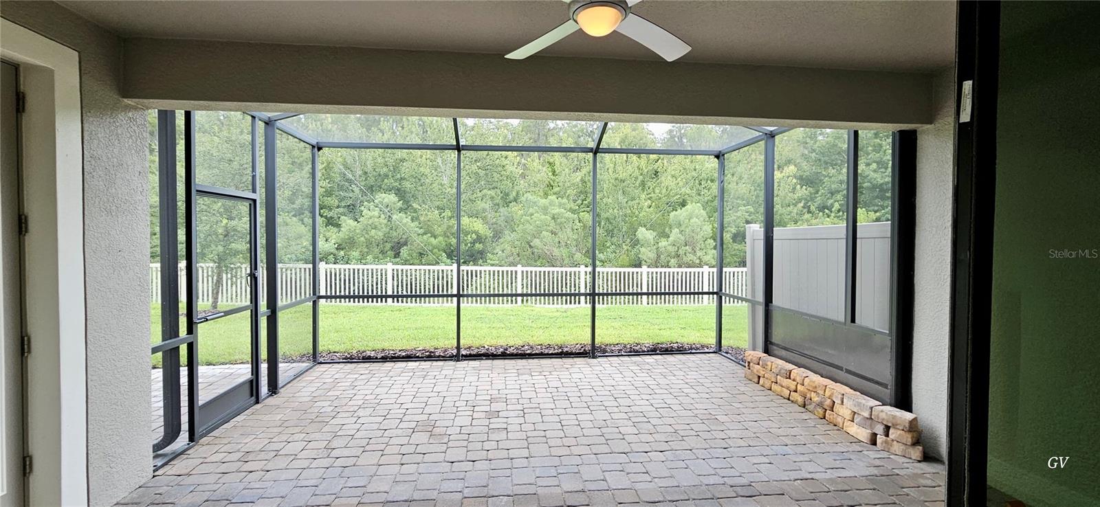 19379 HAWK VALLEY DR — photo 2