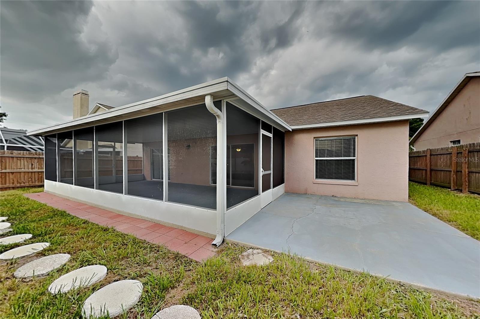 Home in RIVERVIEW — photo 15