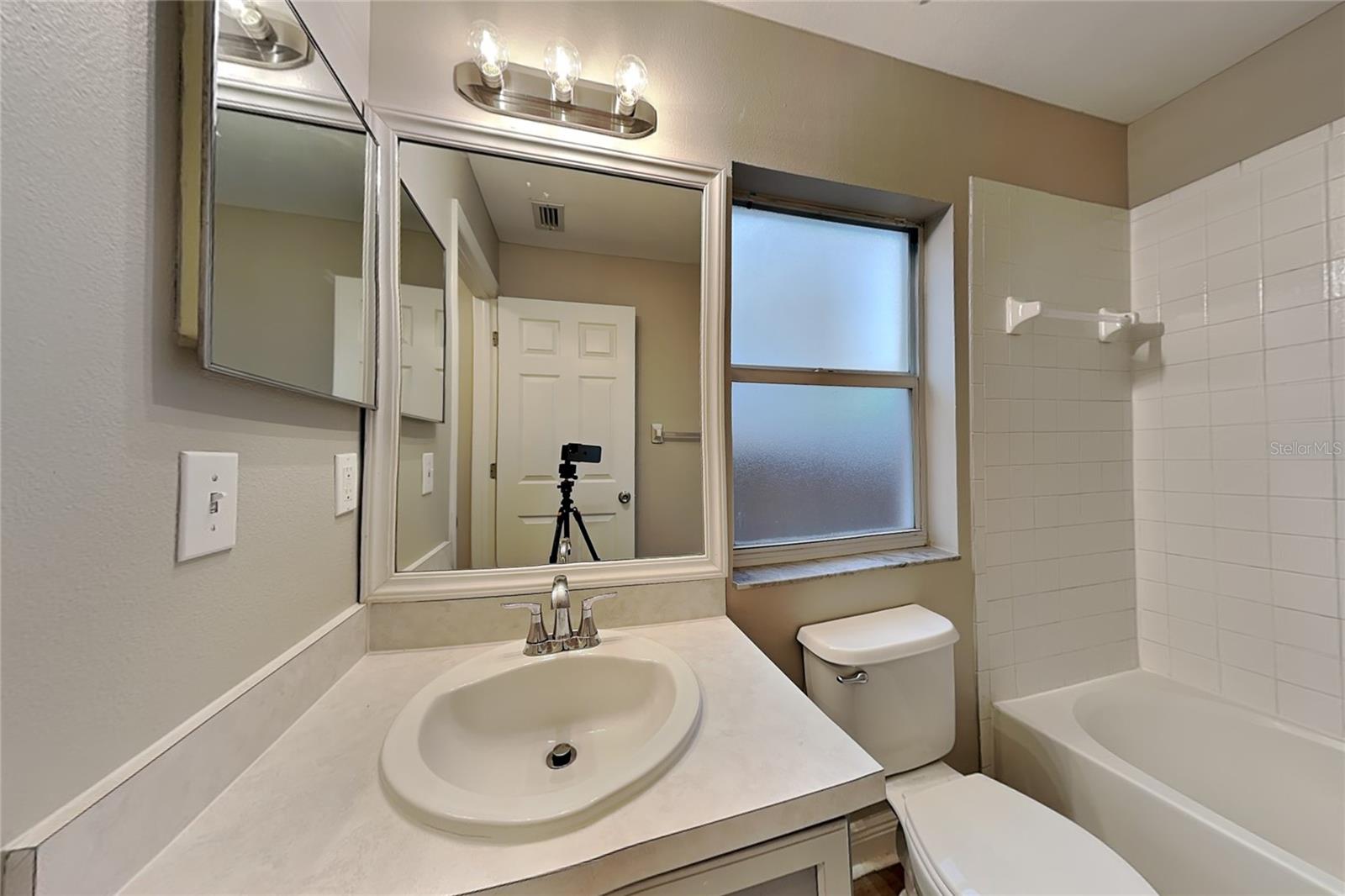 Home in RIVERVIEW — photo 7