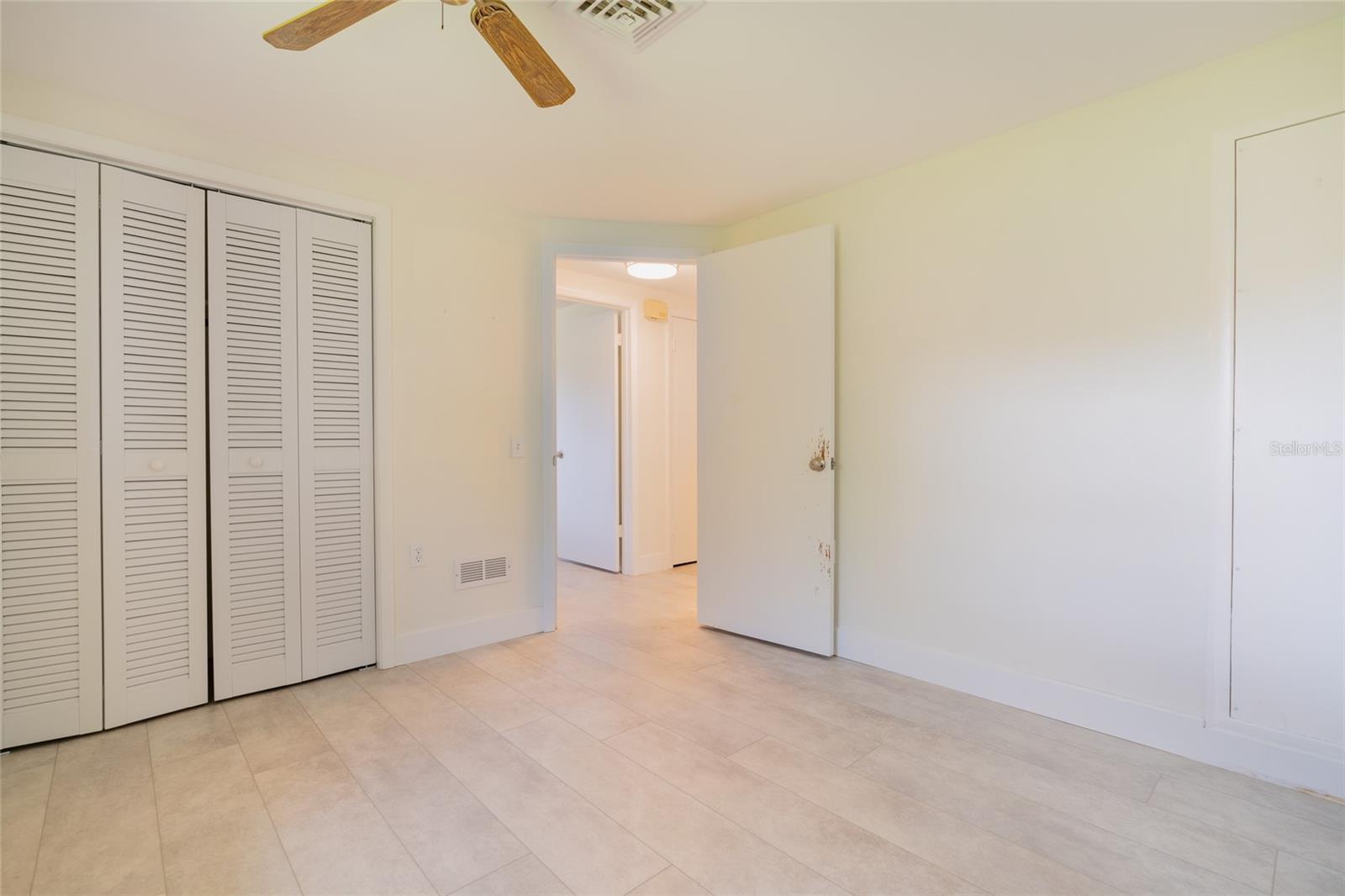 605 BARNES PKWY — photo 35