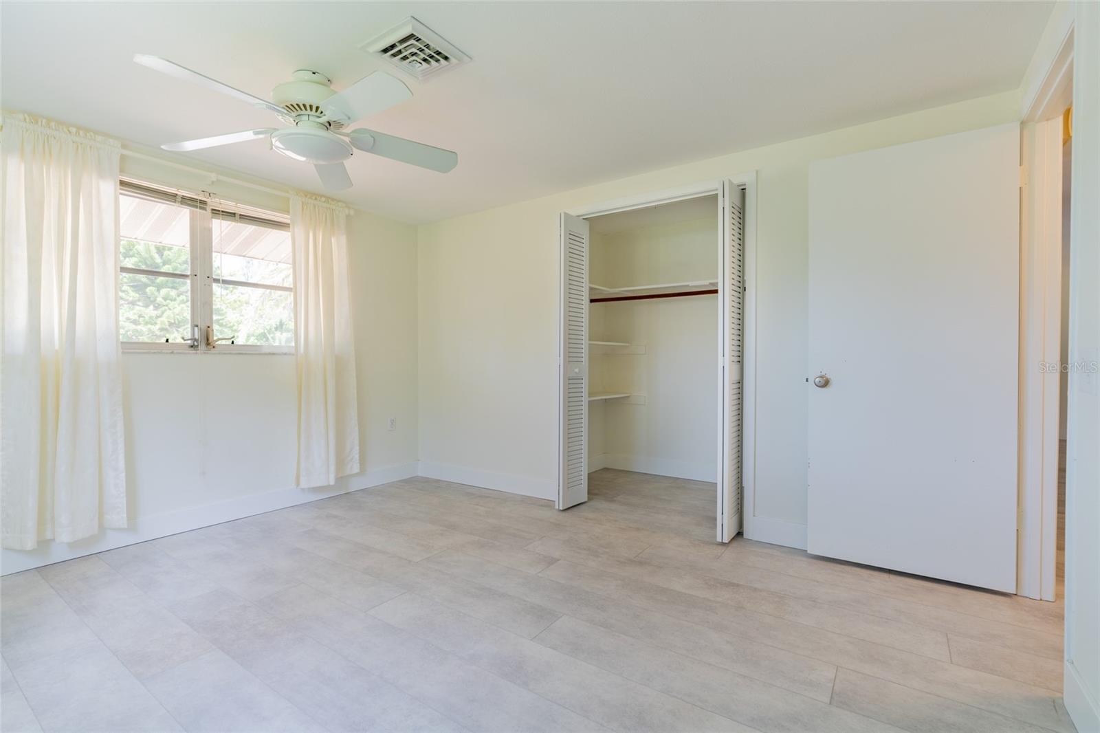 605 BARNES PKWY — photo 31