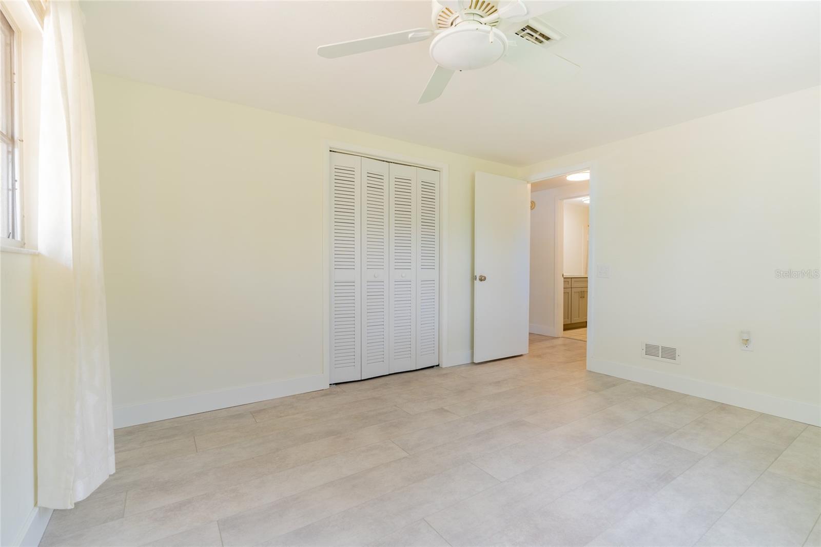 605 BARNES PKWY — photo 29
