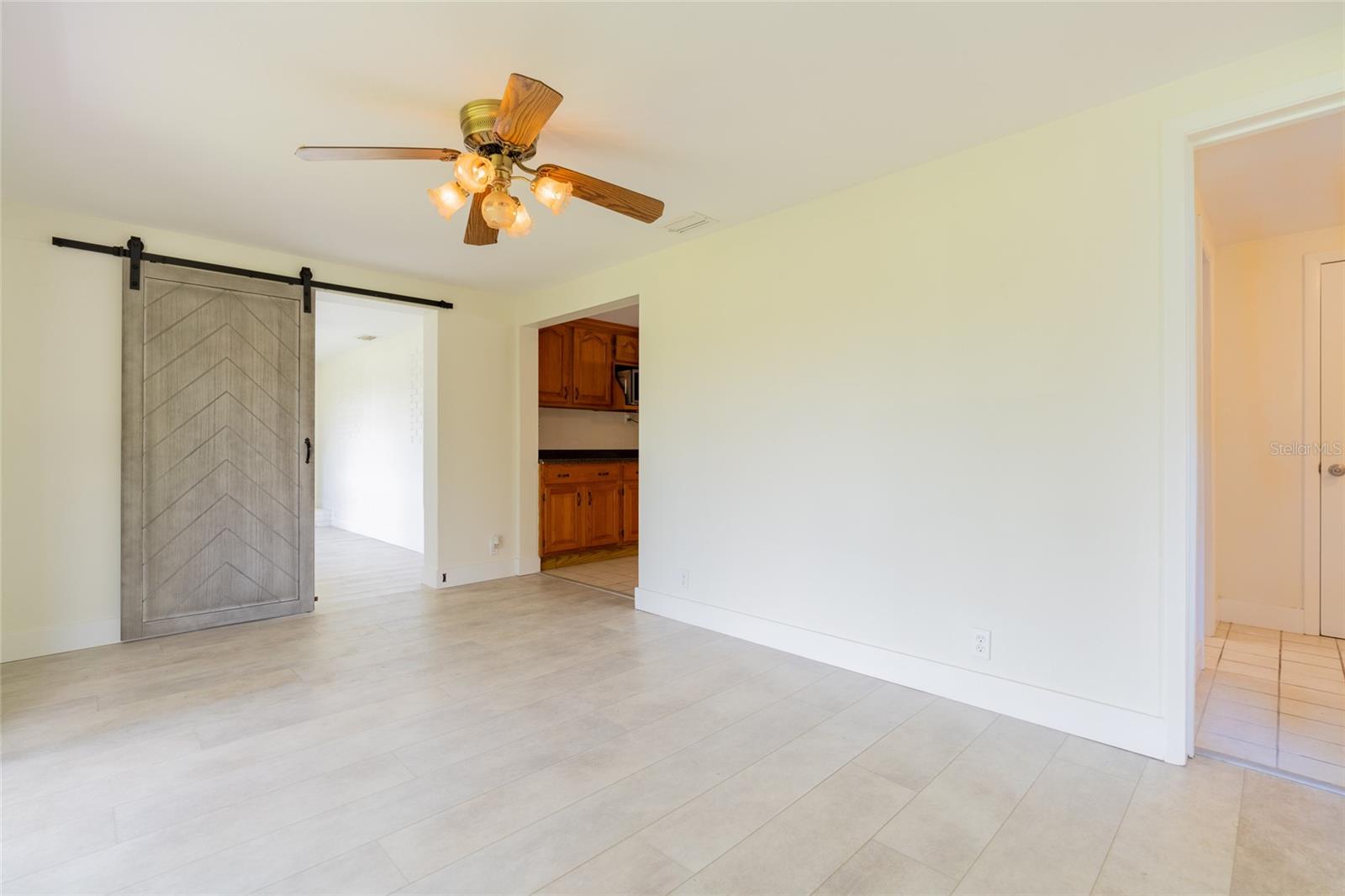 605 BARNES PKWY — photo 25