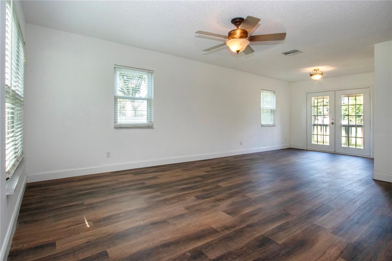 2501 LIGHTFOOT RD — photo 16