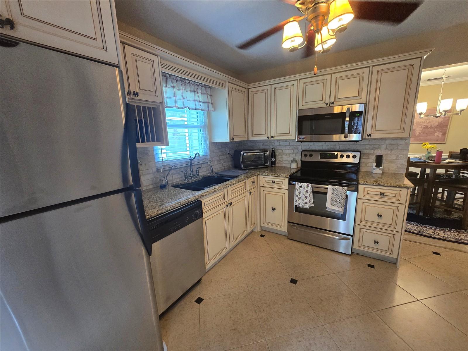 3149 CODY ST — photo 16
