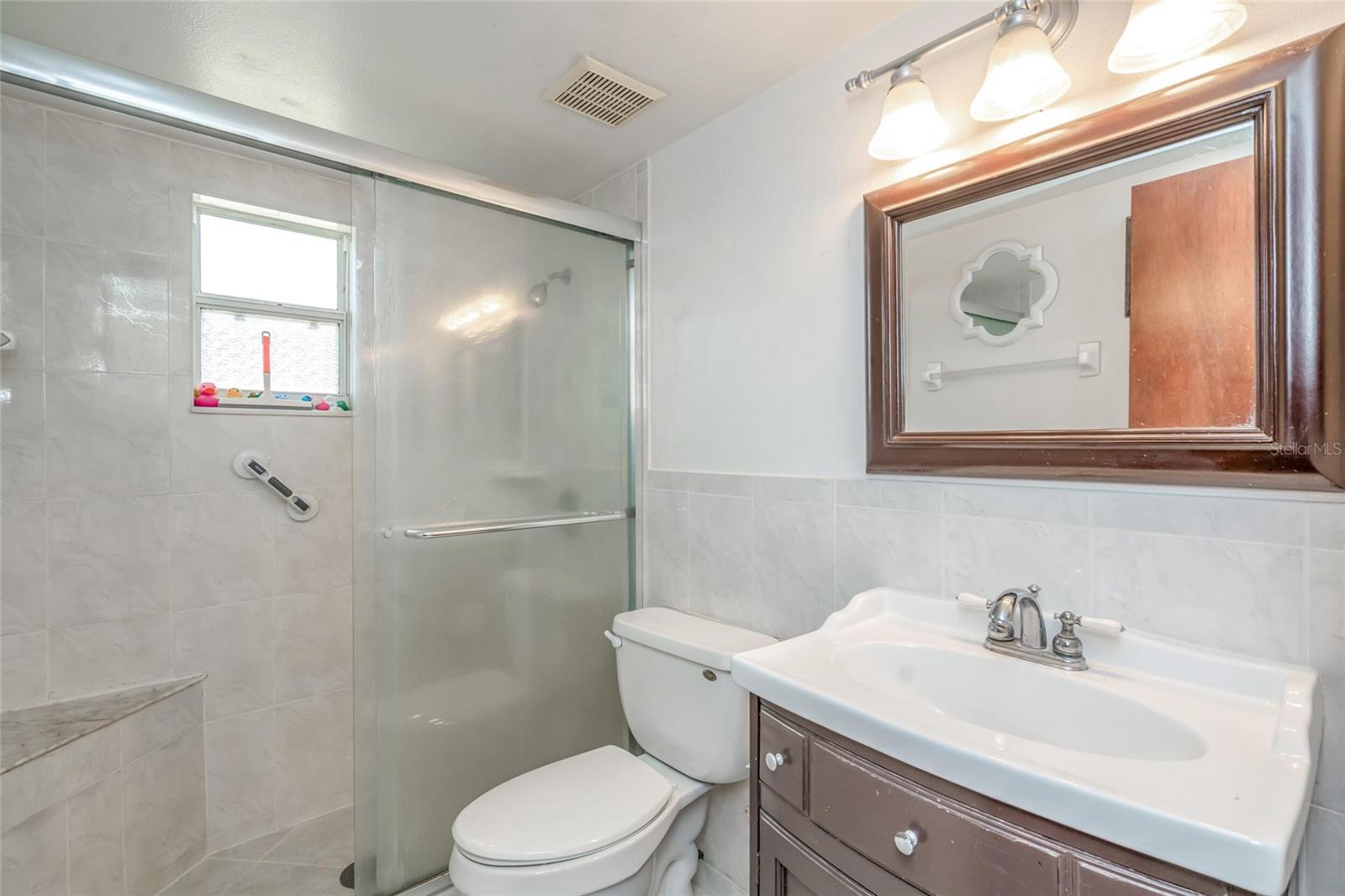 8001 N HUBERT AVE — photo 13