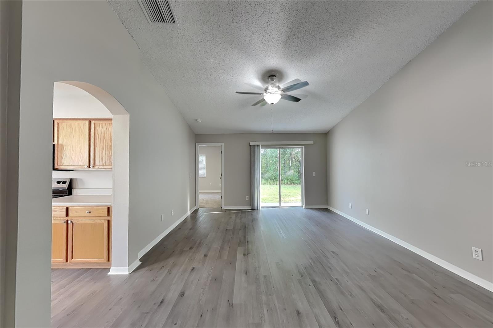 Home in RIVERVIEW — photo 2