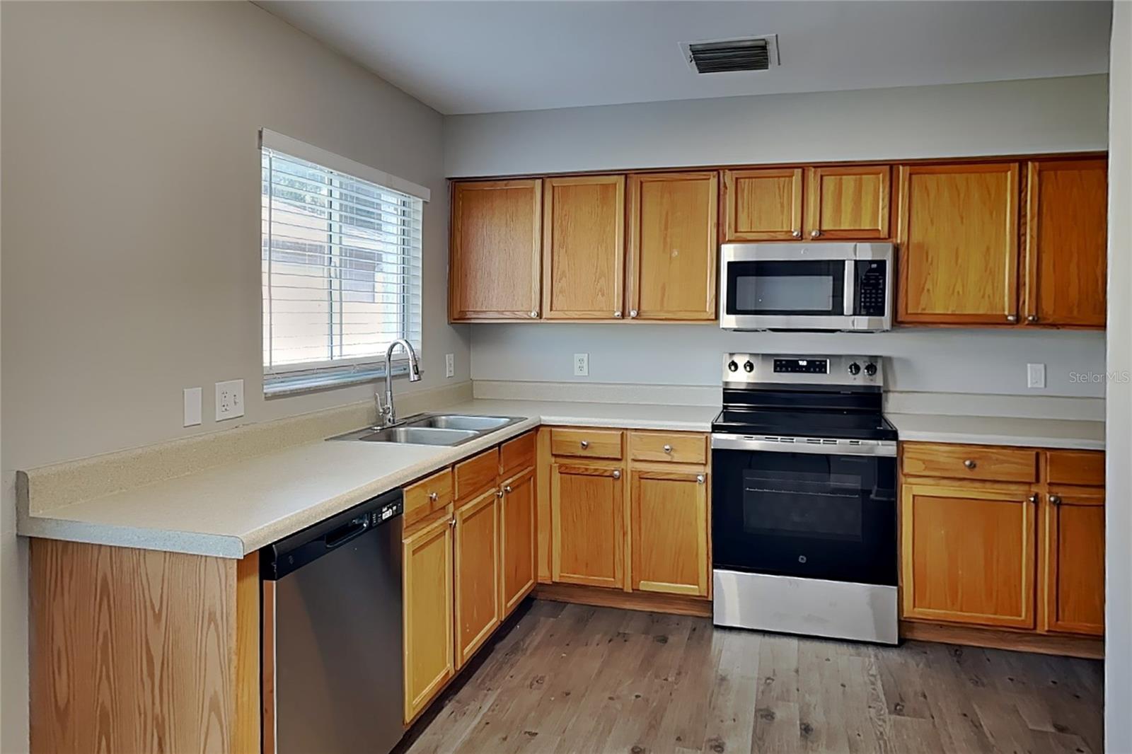 Home in RIVERVIEW — photo 5