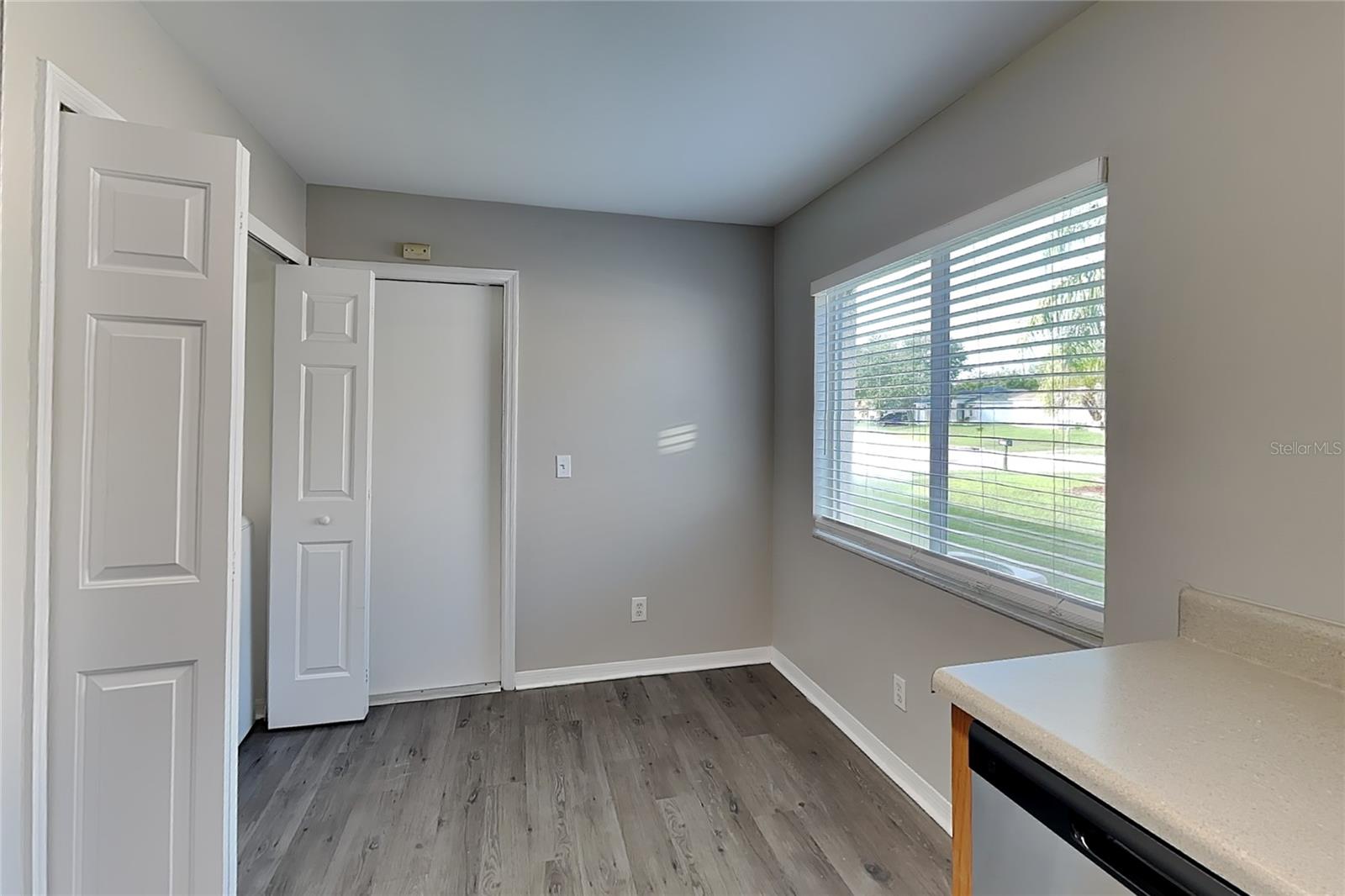 Home in RIVERVIEW — photo 6