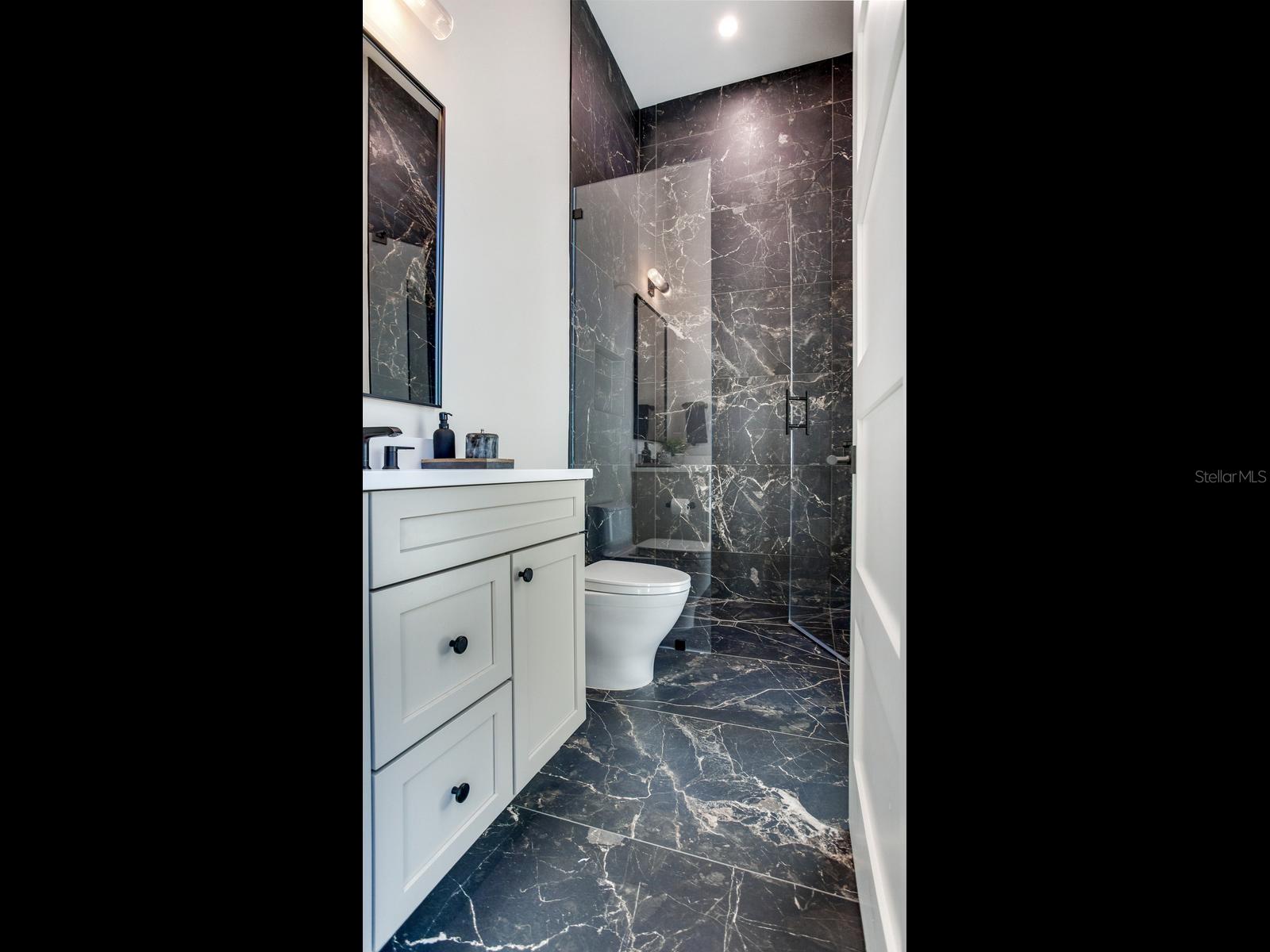 836 BAY POINT DR — photo 32