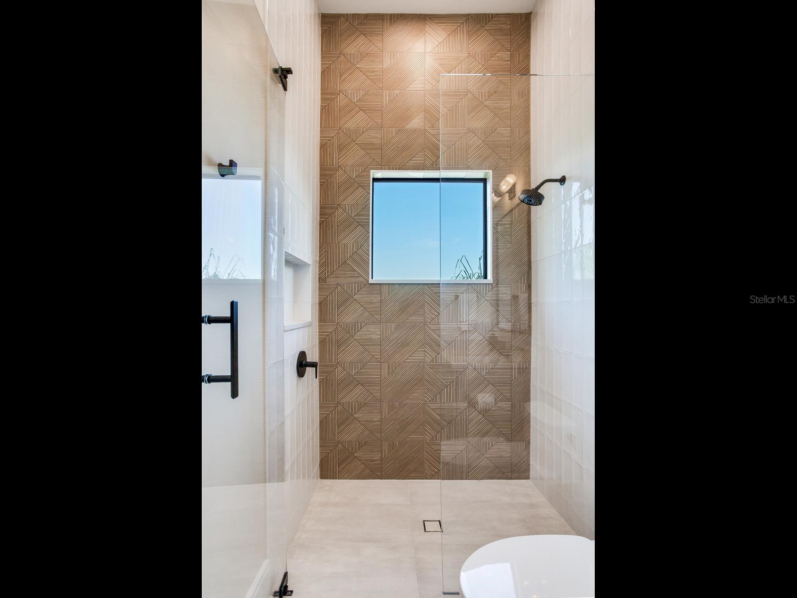 836 BAY POINT DR — photo 30