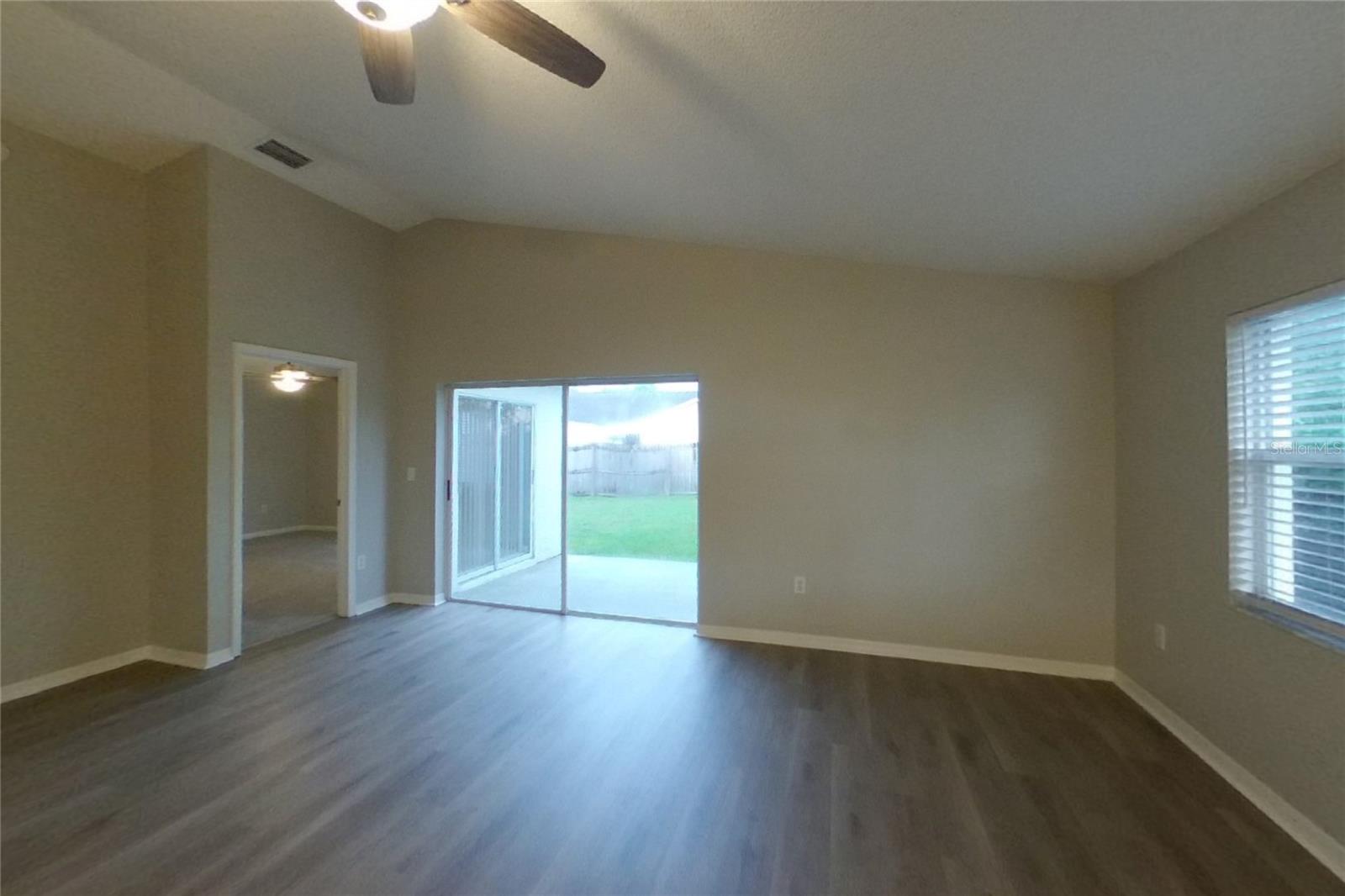 Home in RIVERVIEW — photo 3