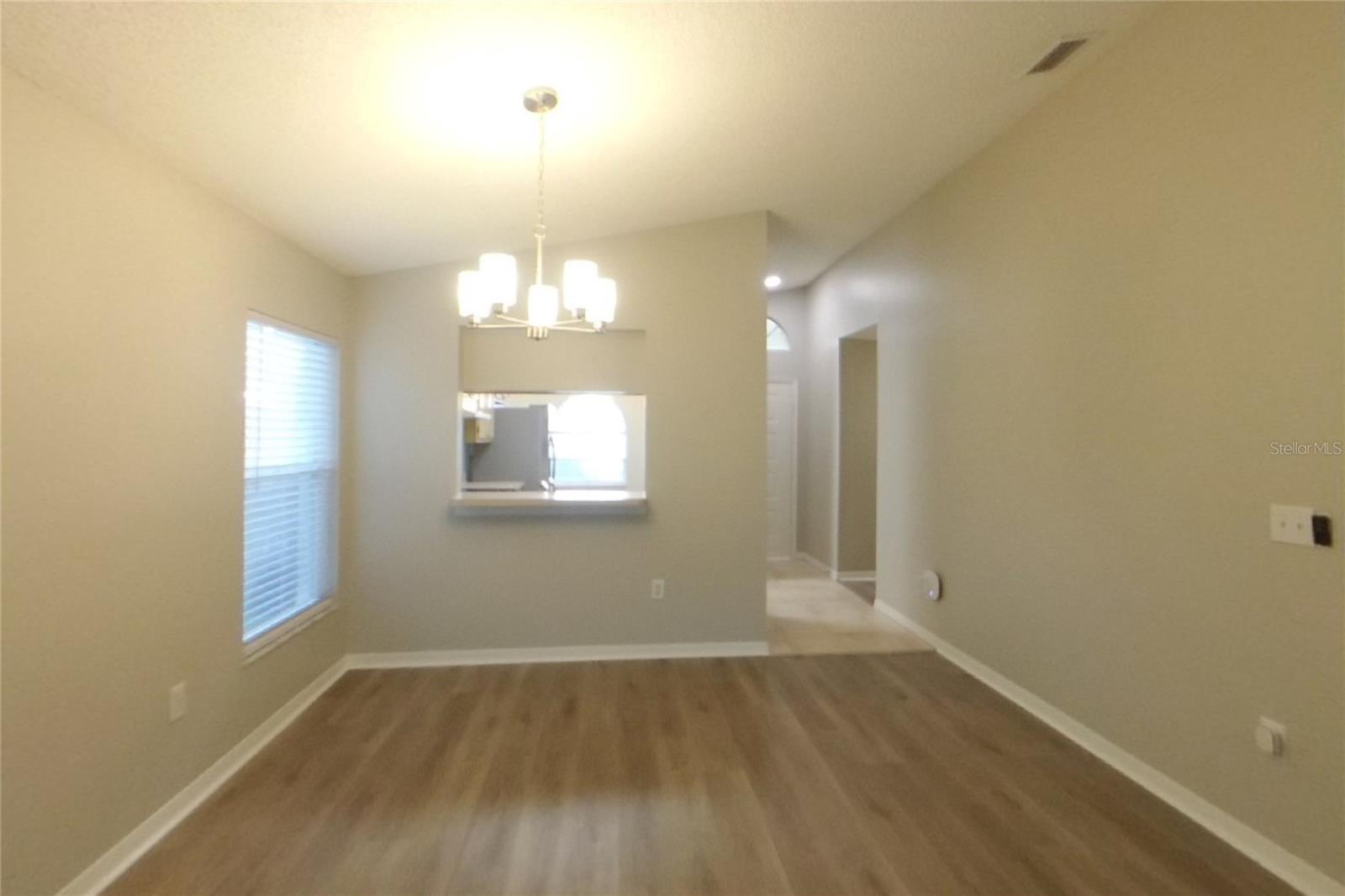 Home in RIVERVIEW — photo 4