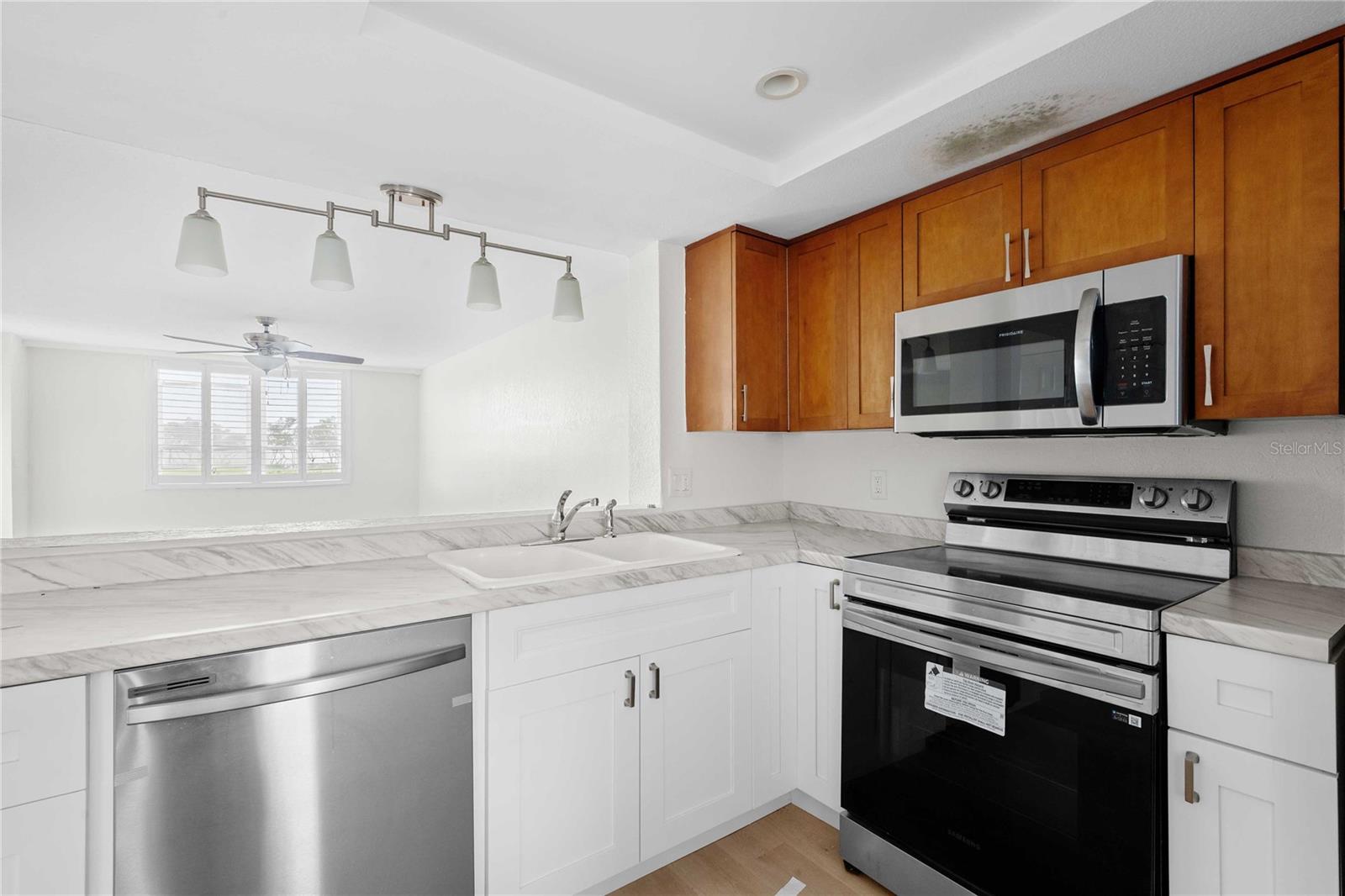 2618 COVE CAY DR #108 — photo 8