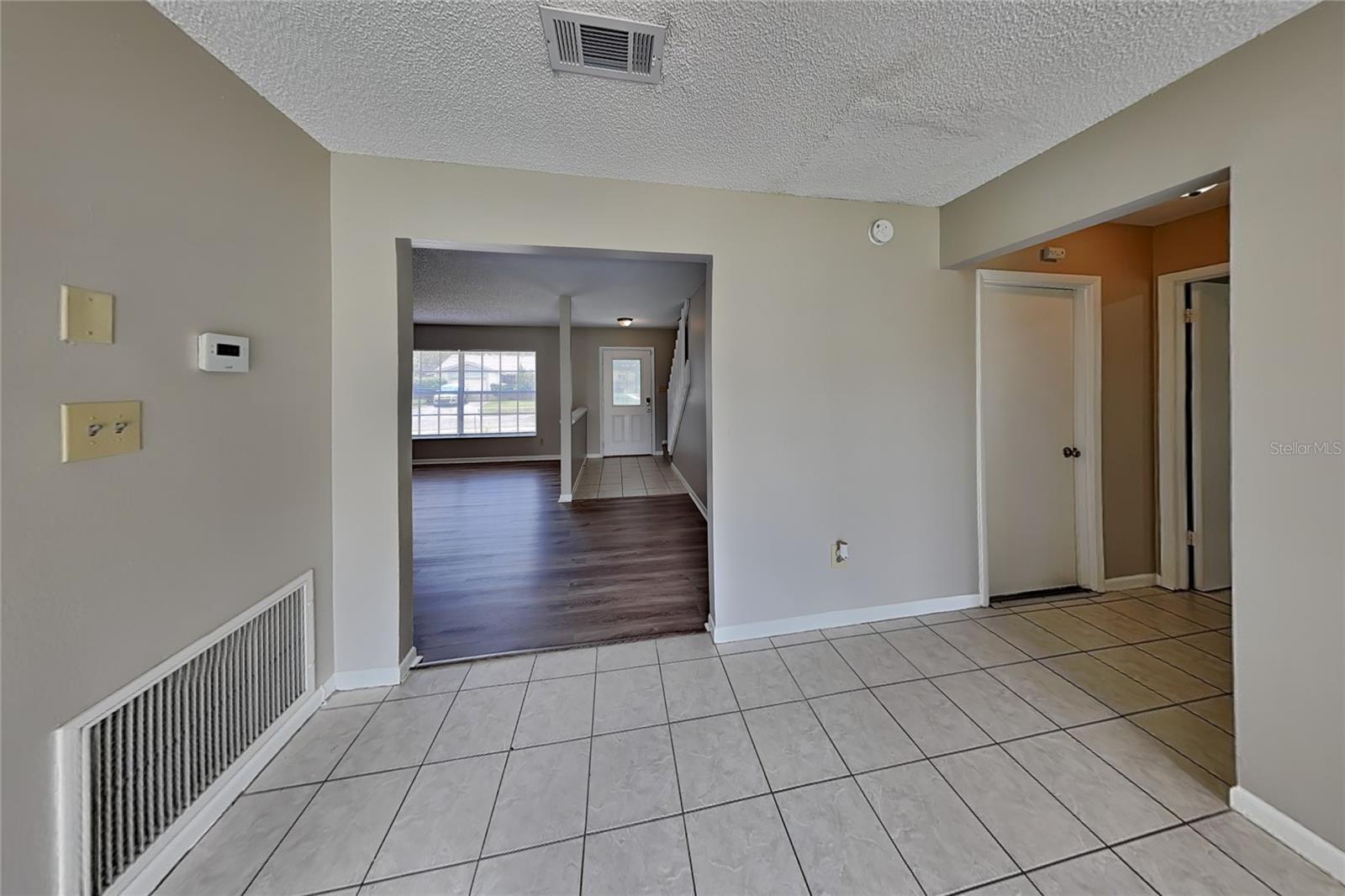 Home in BRANDON — photo 4