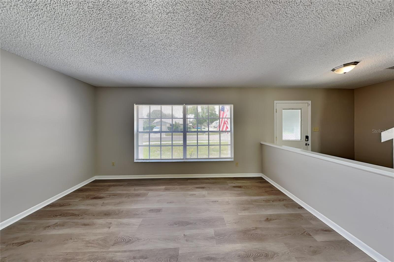 Home in BRANDON — photo 2