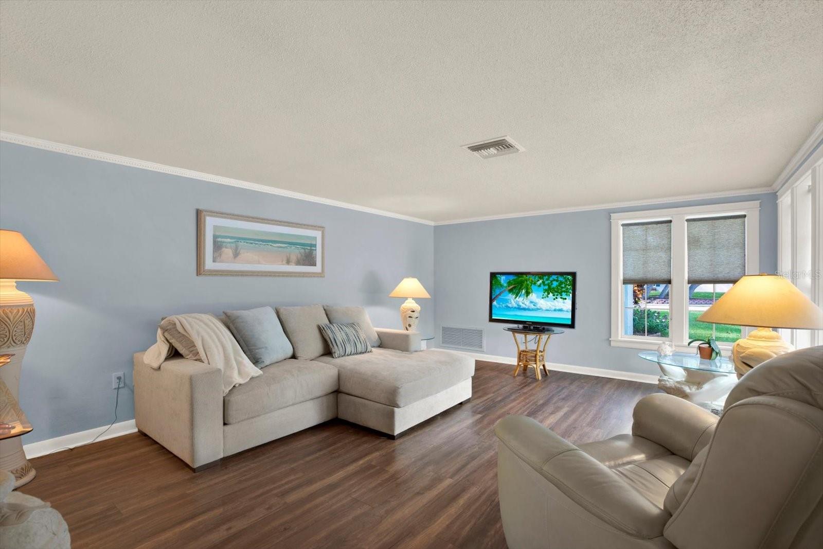 1601 AVOCA DR — photo 8
