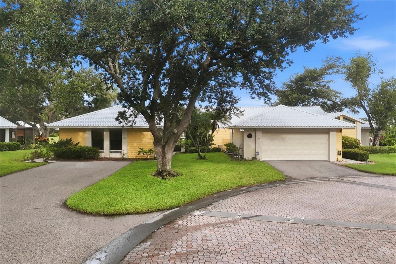 311 PEMBROKE LN N #196 — photo 34