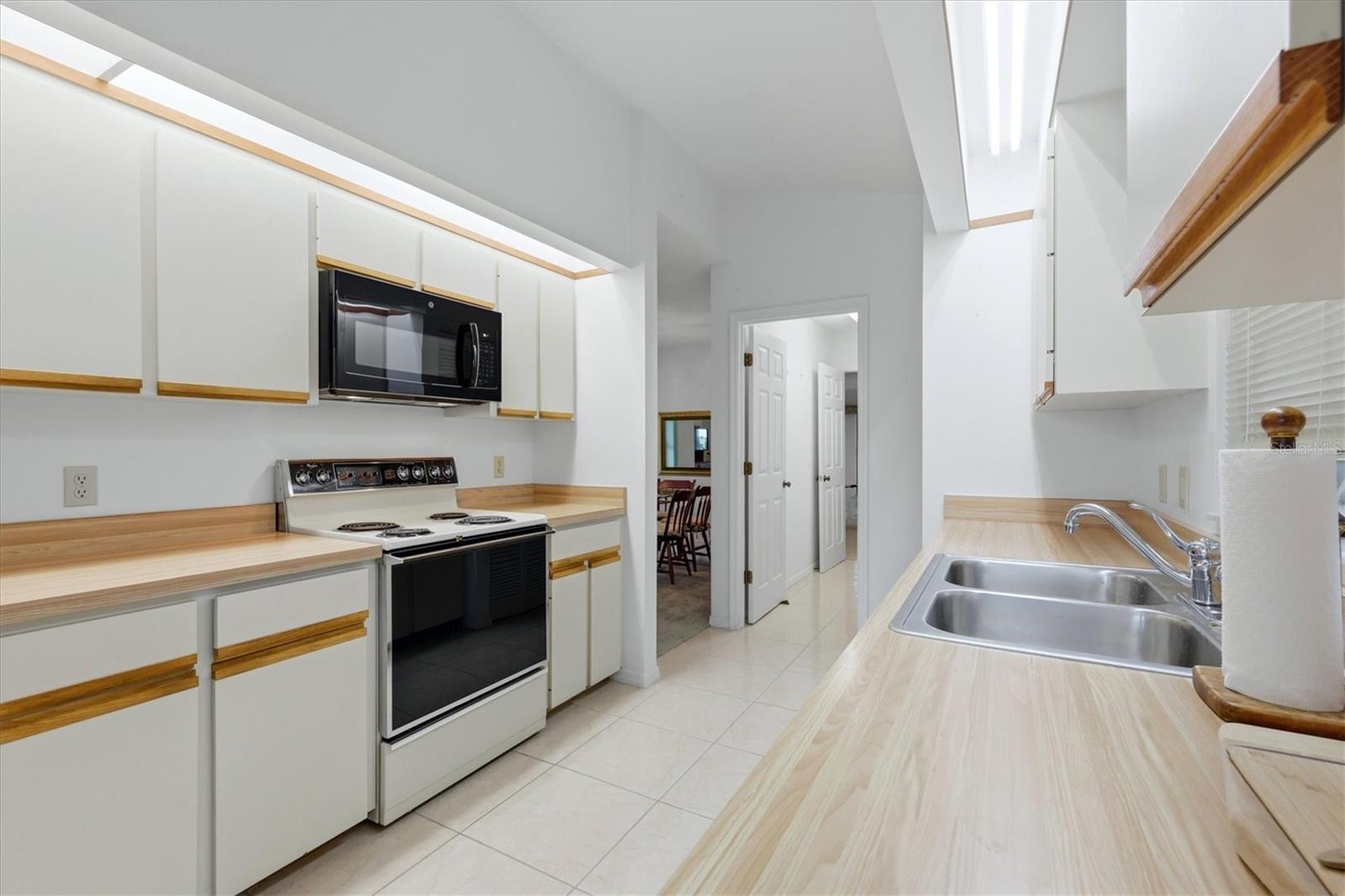 311 PEMBROKE LN N #196 — photo 6