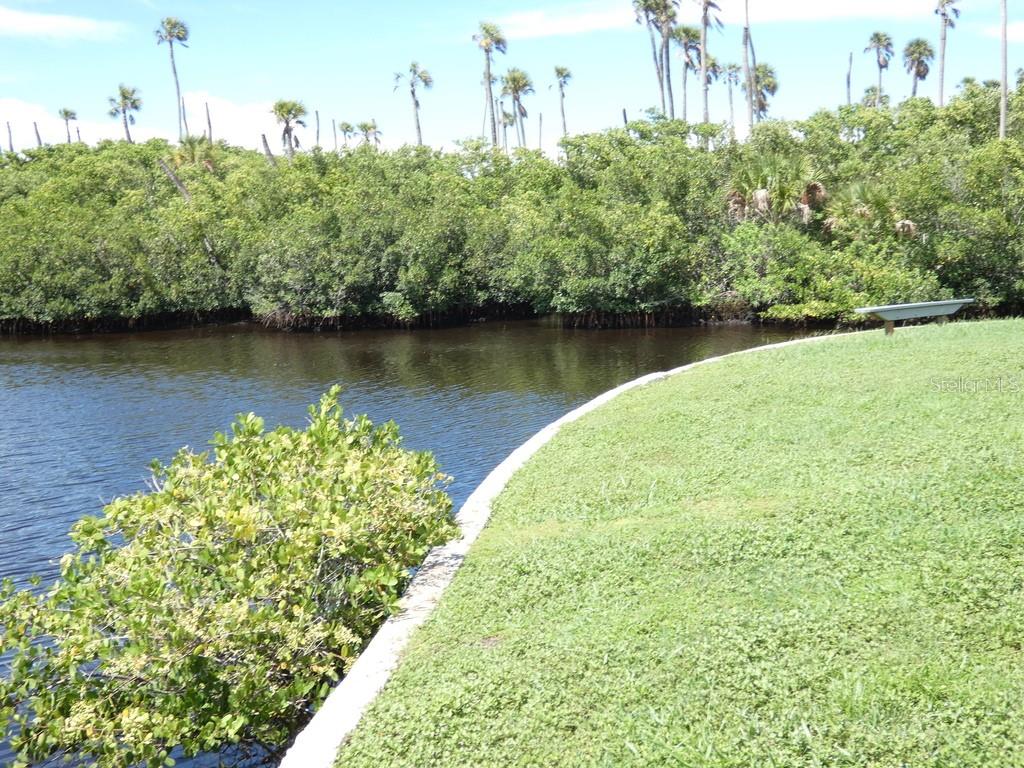 9940 EAGLES POINT CIR #3 — photo 33