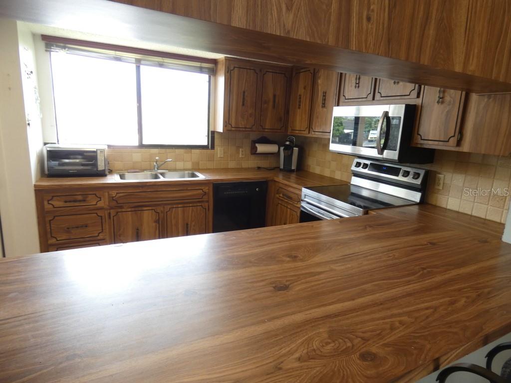 9940 EAGLES POINT CIR #3 — photo 11