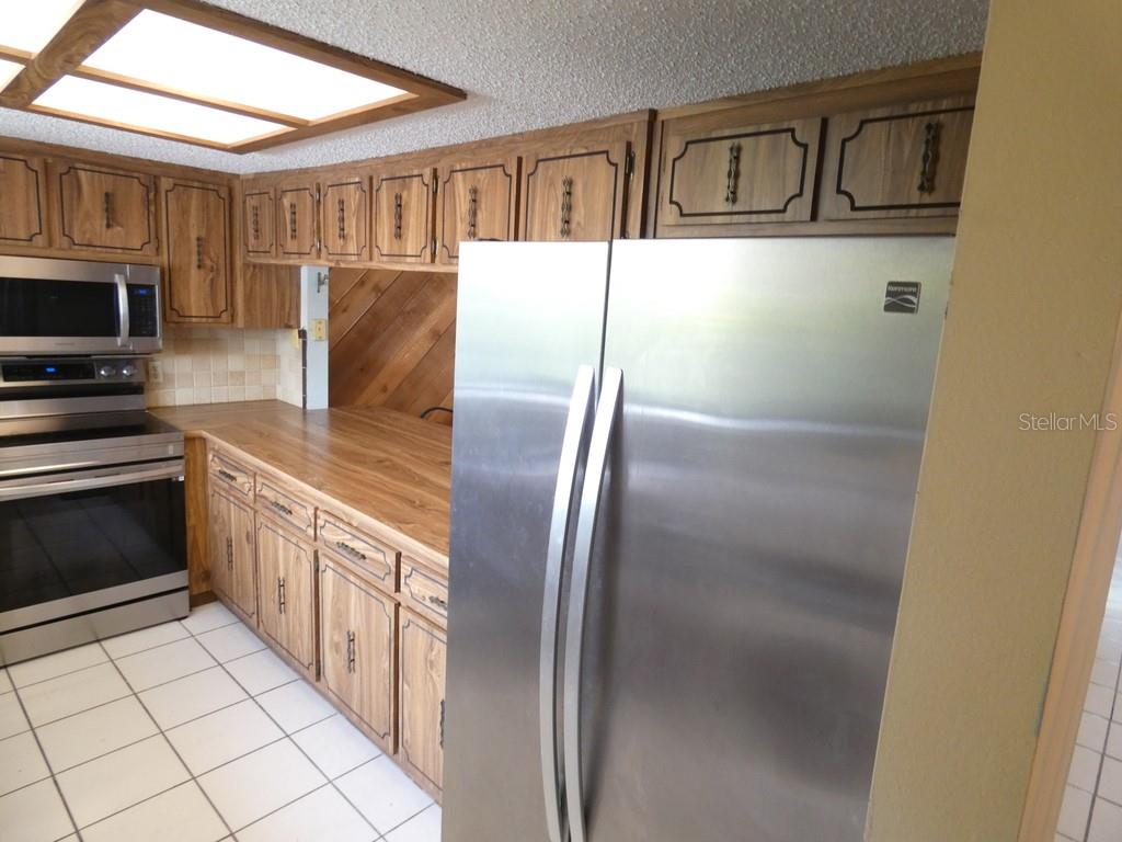 9940 EAGLES POINT CIR #3 — photo 13