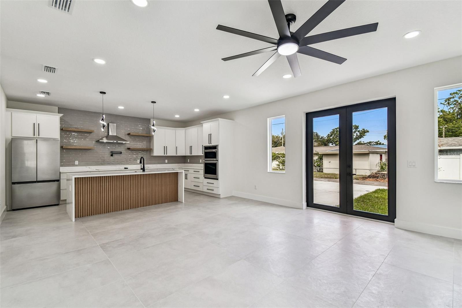 3017 W SPRUCE ST — photo 15