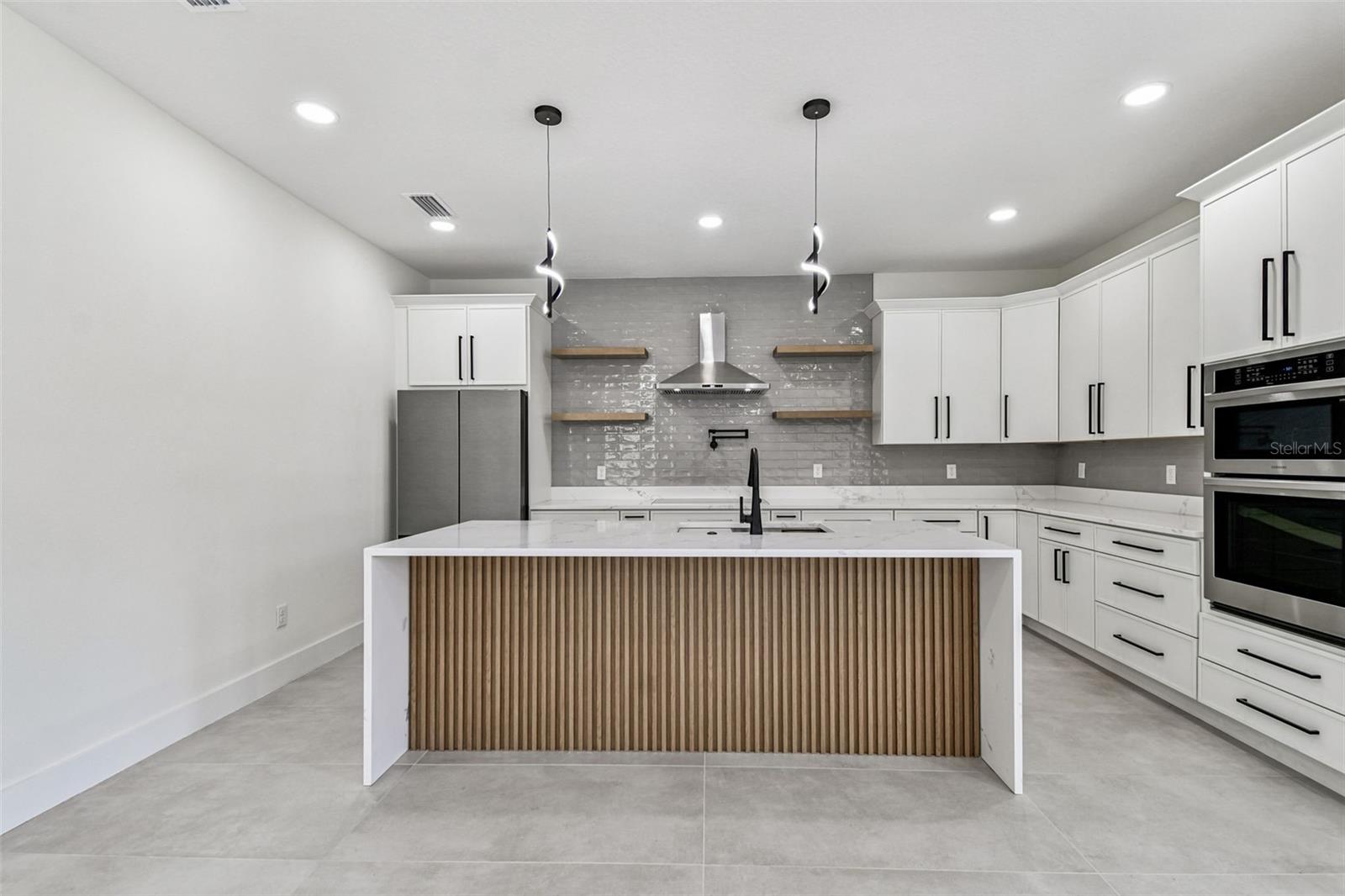 3017 W SPRUCE ST — photo 17