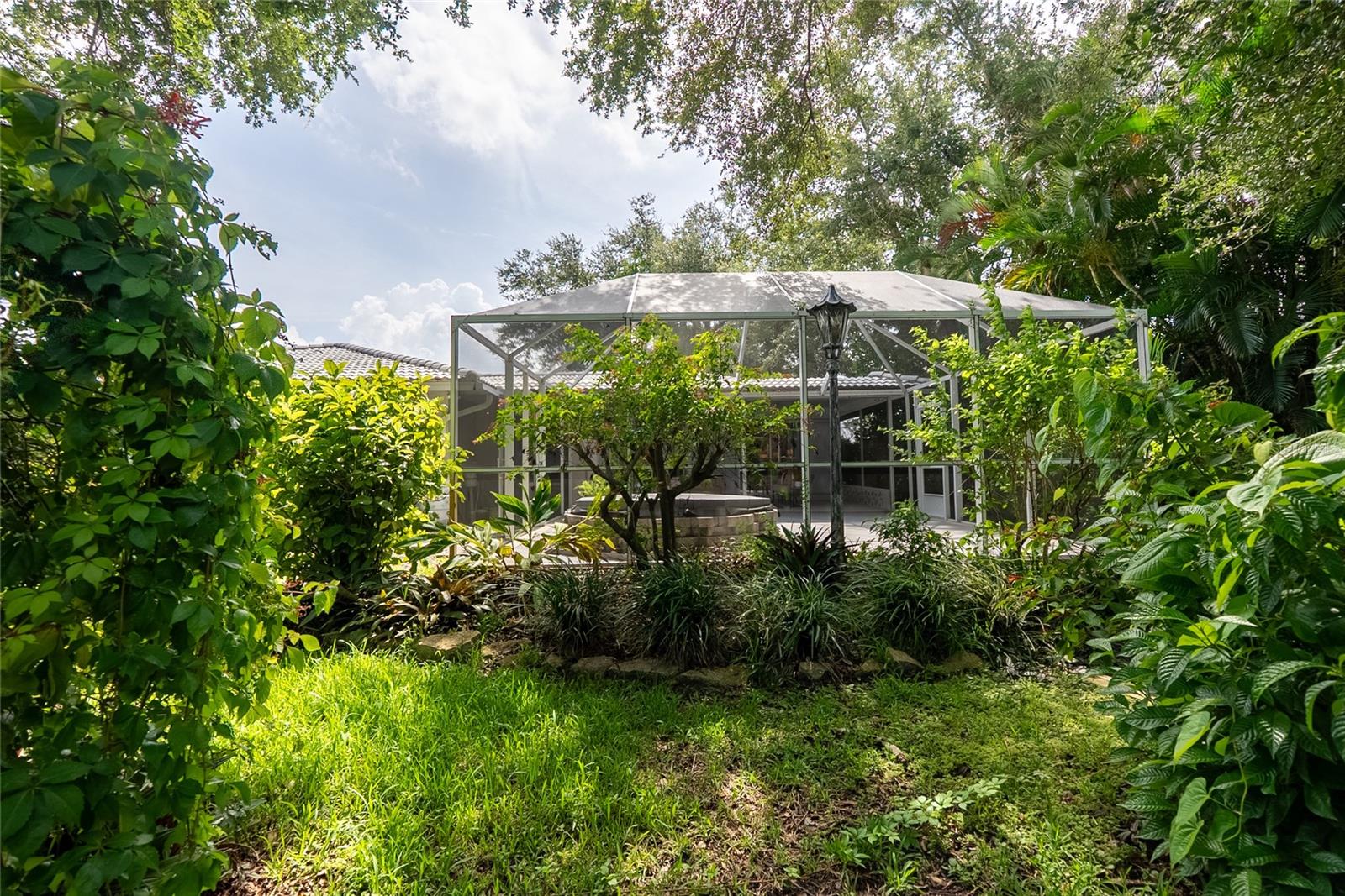 912 DAWN ST — photo 41