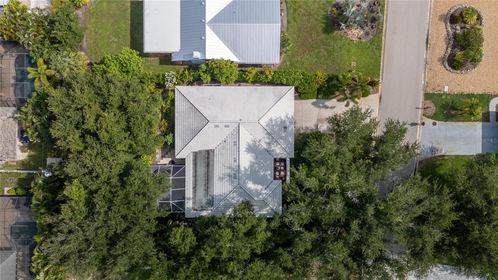 912 DAWN ST — photo 50