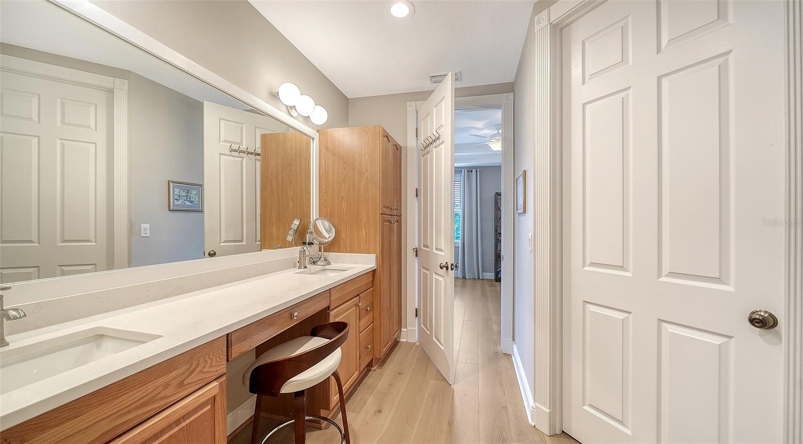 5122 MANORWOOD DR #4B — photo 32