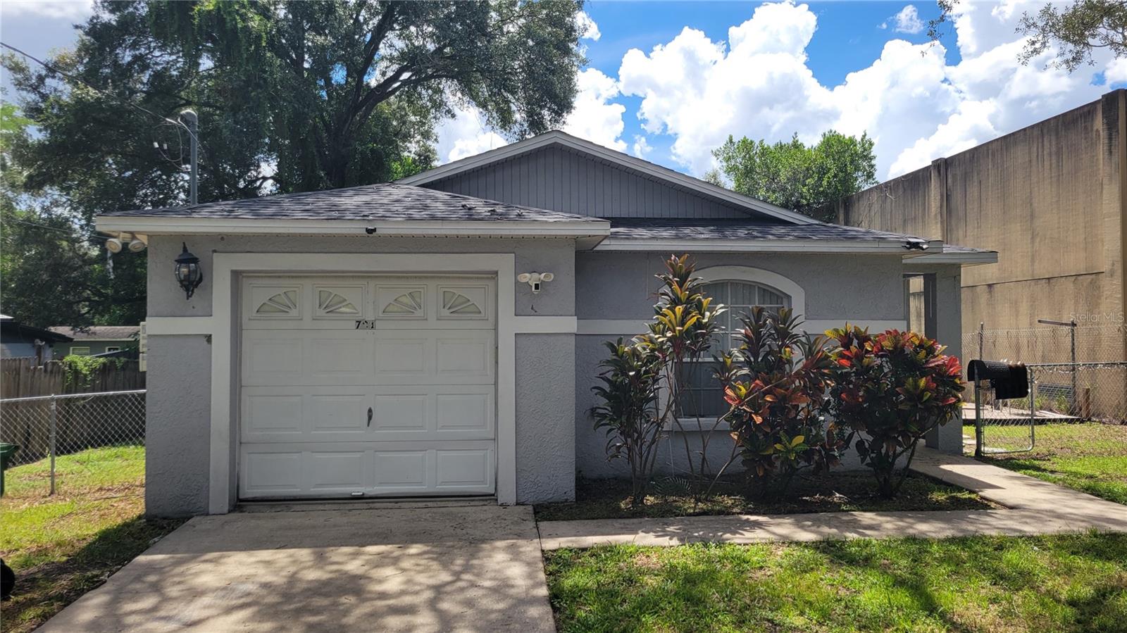 701 E ORCHID AVE — photo 2