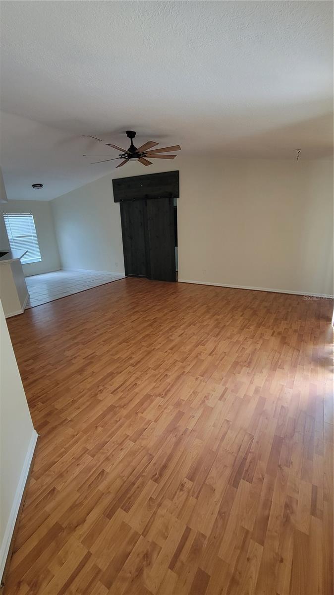 701 E ORCHID AVE — photo 4