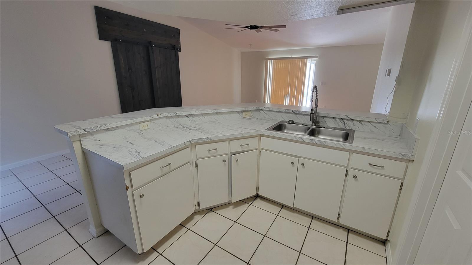 701 E ORCHID AVE — photo 6