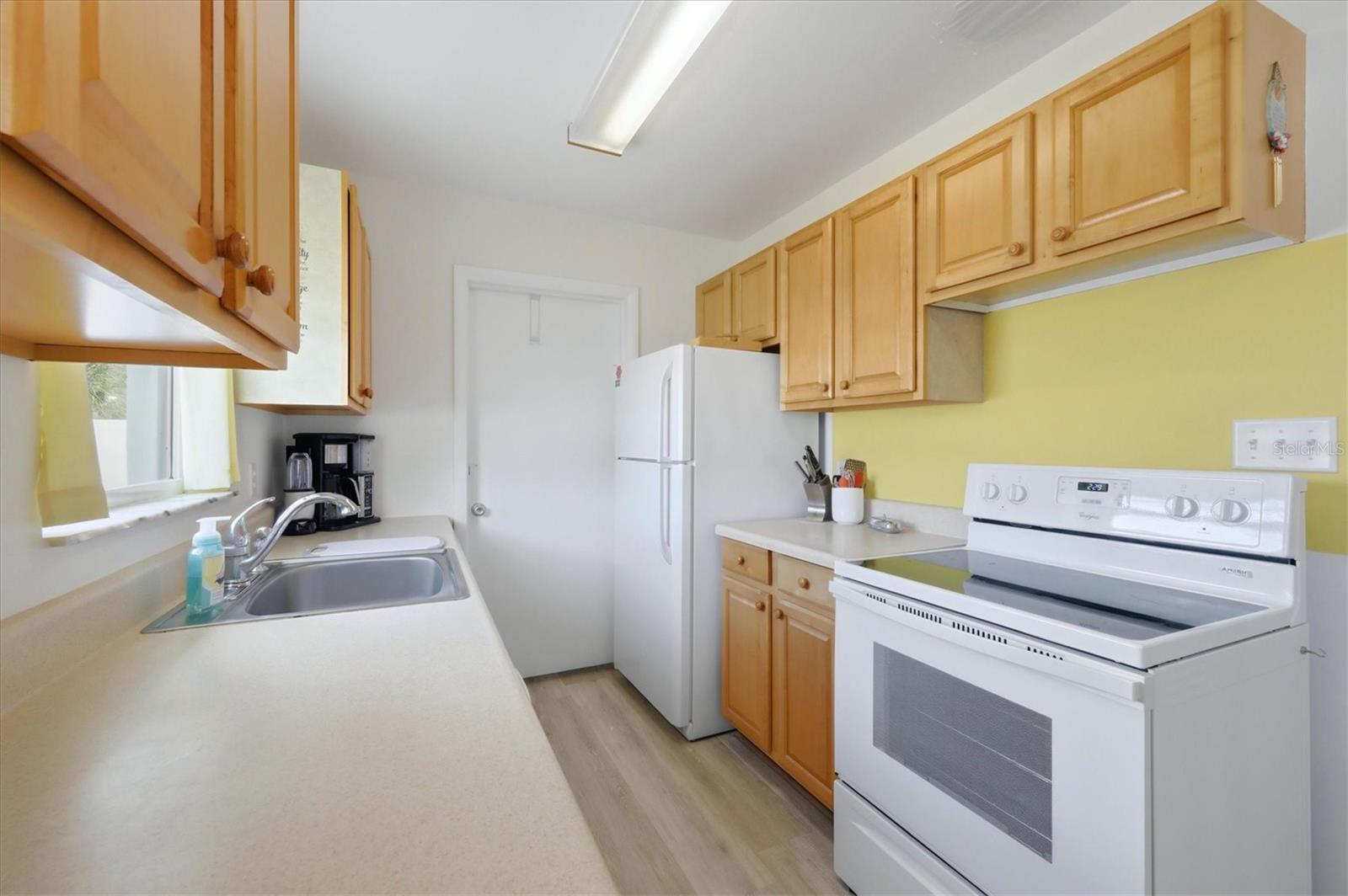 723 S BRINK AVE — photo 10