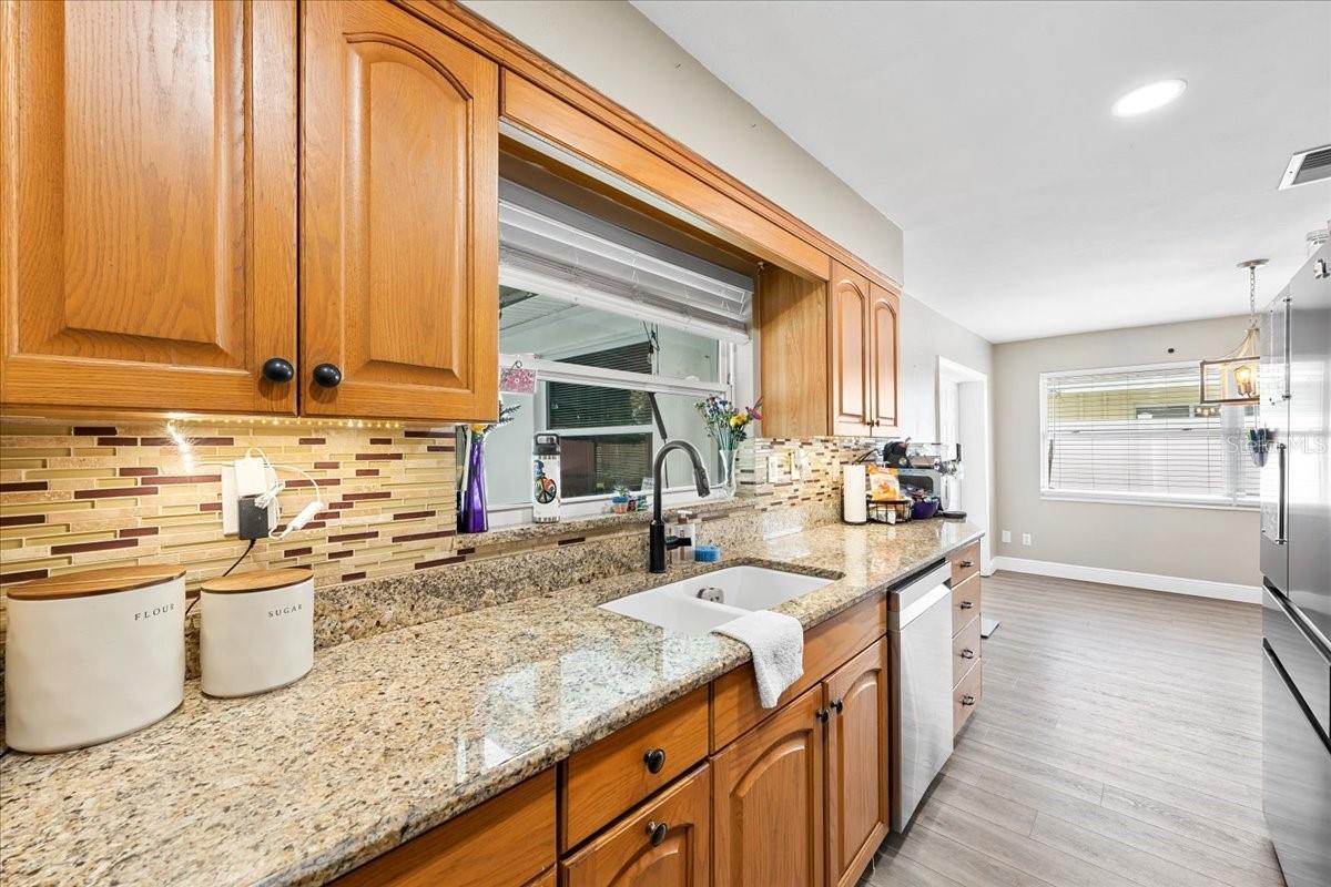490 E LAKE DR — photo 13