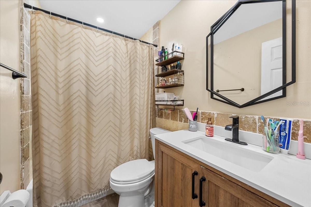 490 E LAKE DR — photo 25