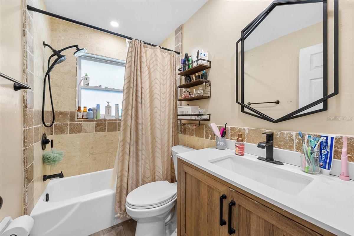 490 E LAKE DR — photo 26