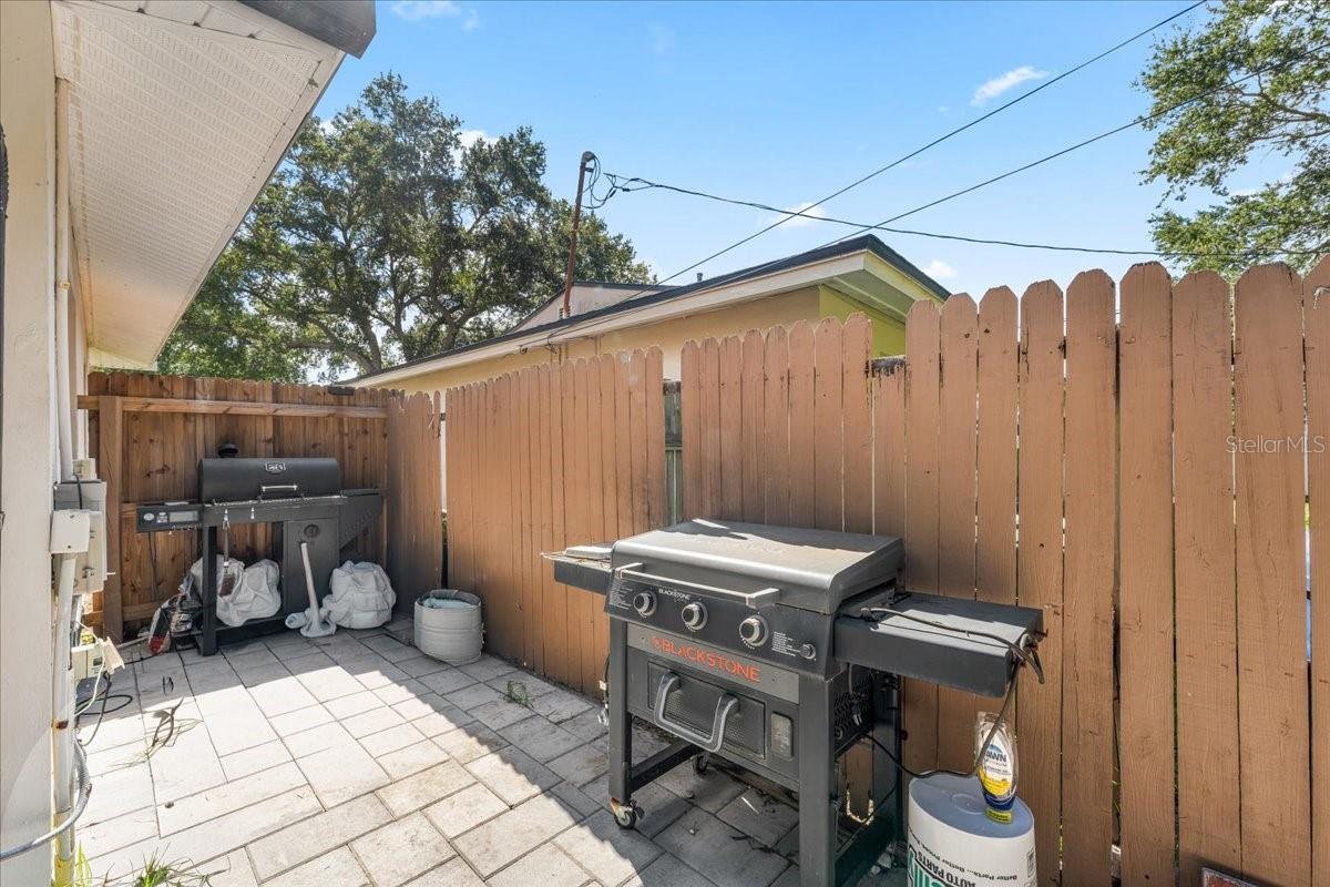 490 E LAKE DR — photo 35