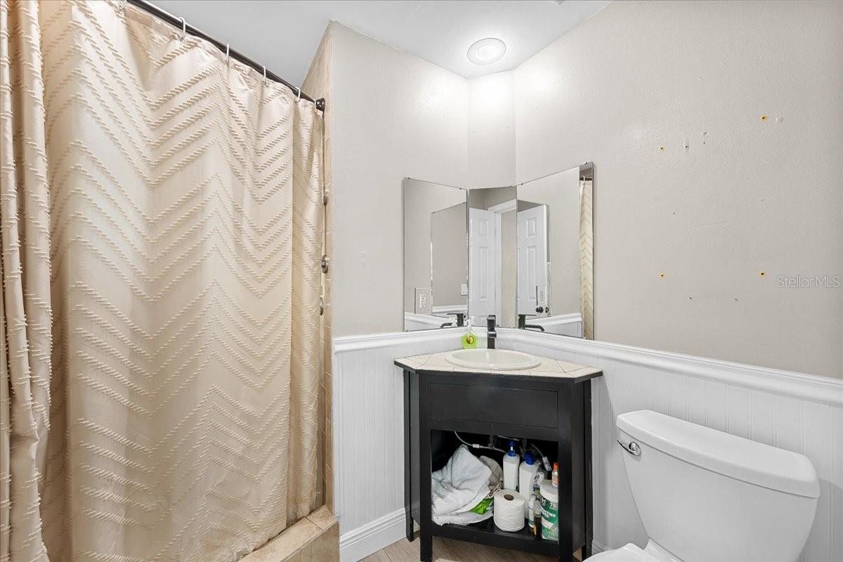 490 E LAKE DR — photo 20