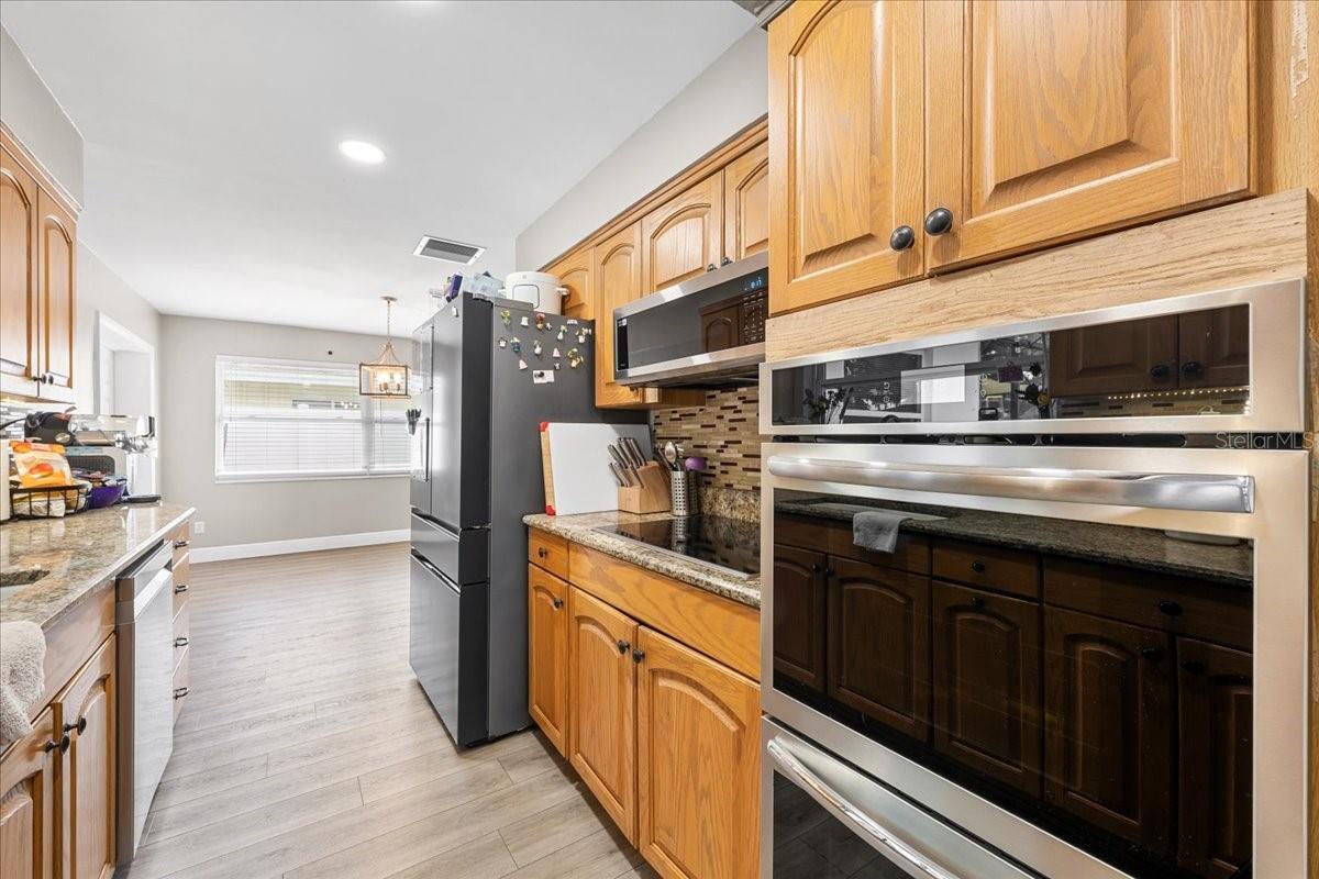 490 E LAKE DR — photo 15