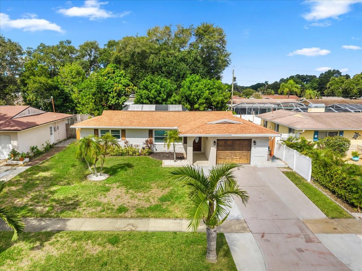 490 E LAKE DR — photo 40