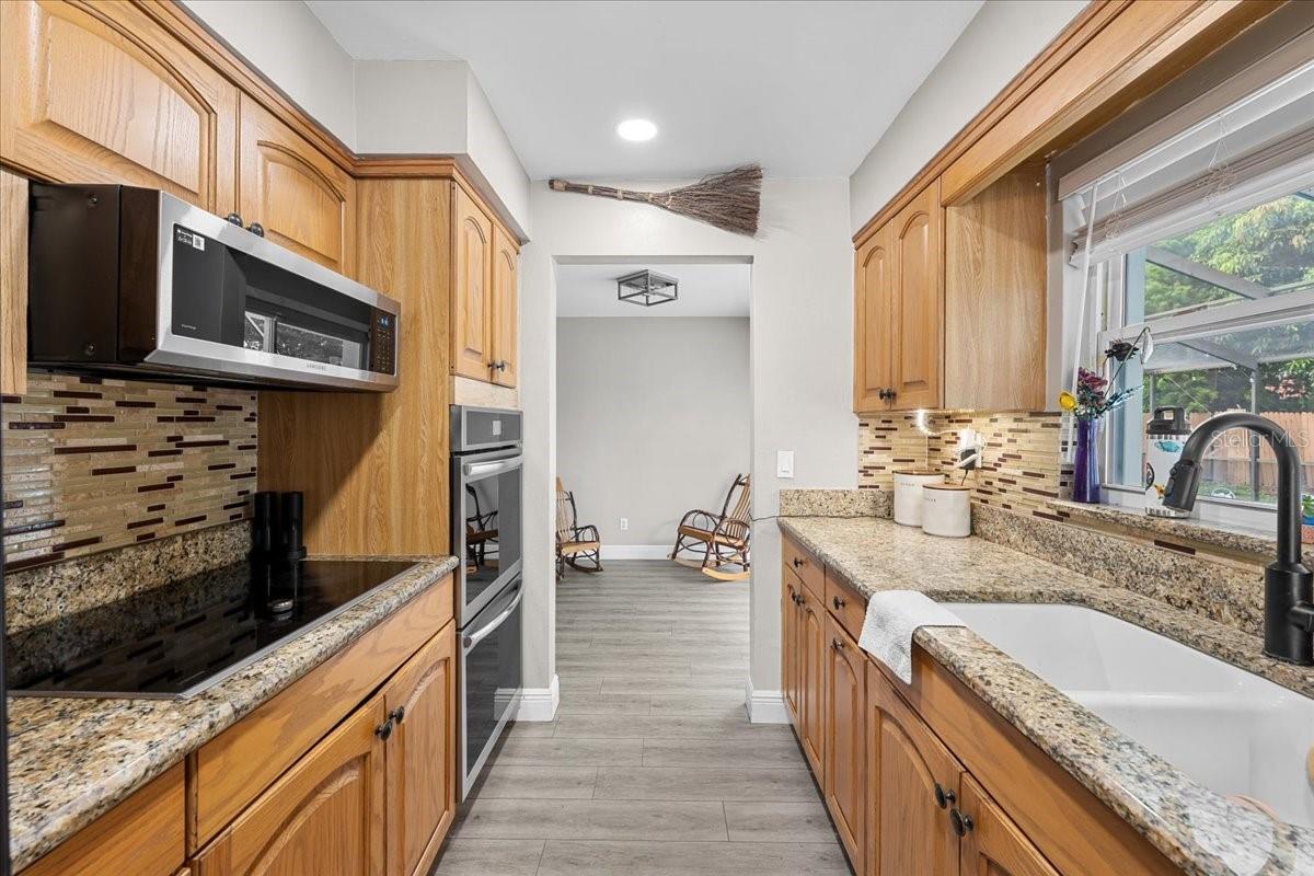 490 E LAKE DR — photo 17